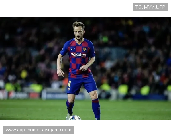 塞维利亚角球战术奏效，拉基蒂奇禁区外抽射写意