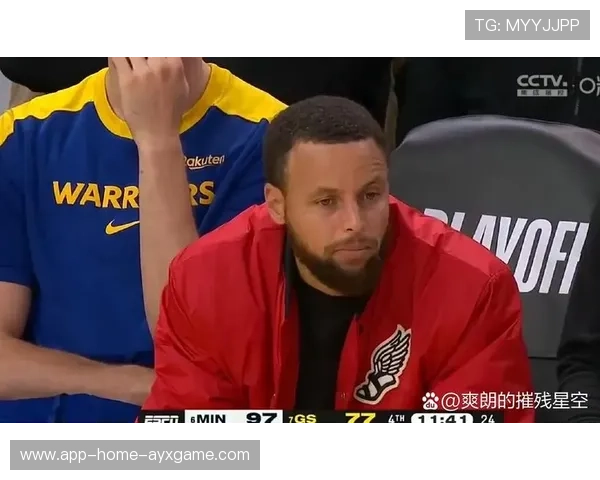 库里关键时刻稳健出手,勇士全队爆发