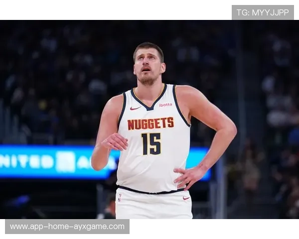 约基奇助攻顺下扣篮得手，掘金气势如虹